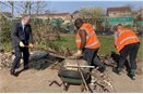 Police Commissioner lends helping hand to Braunstone Spring Clean Up